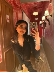 Chahat Tewani Height 